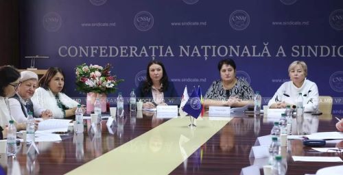 Sindicalistele insistă ca femeile să iasă la pensie la 61 de ani